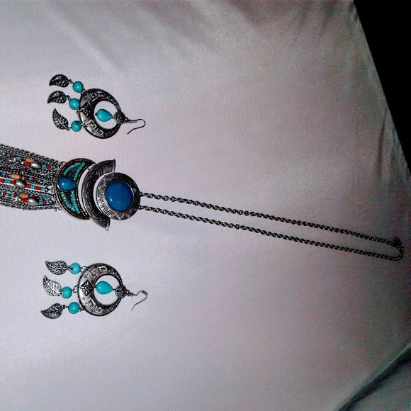 Tribal Necklace and Earring Set - Picture 2 of 3